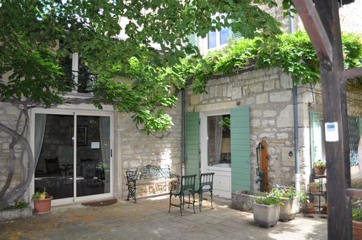 Luxury home in Morancé, Rhône
