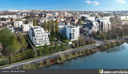 Apartment / Etagenwohnung in Caen, Calvados