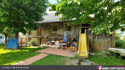 Luxus-Haus in Le Bourg-d'Oisans, Isère