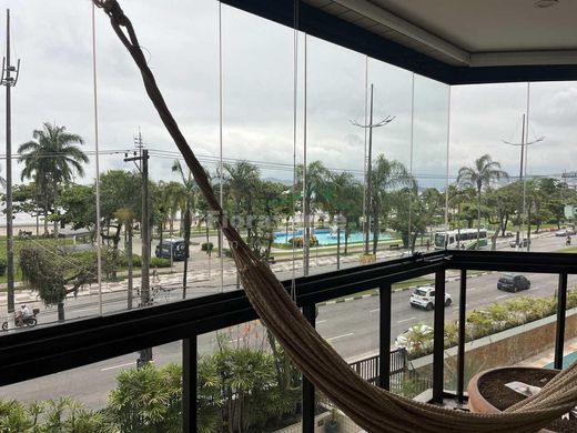 Apartment / Etagenwohnung in Santos, São Paulo