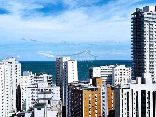 Apartment / Etagenwohnung in Santos, São Paulo