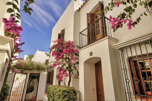 Townhouse in New Golden Mile, Malaga