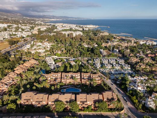 Piso / Apartamento en Puerto Banús, Málaga