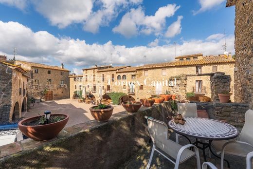 Townhouse in Cruïlles, Province of Girona
