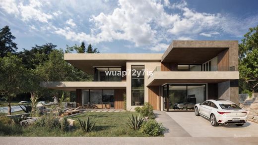 Detached House in Estepona, Malaga