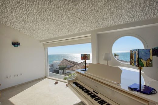 Detached House in Estepona, Malaga