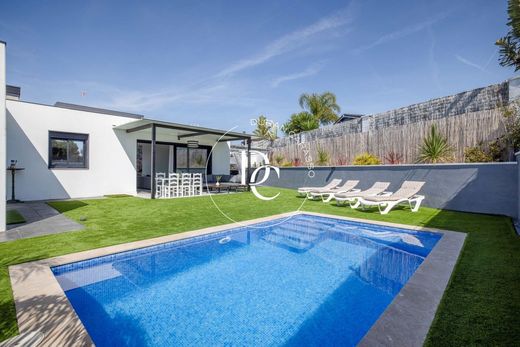 Villa in Roda de Barà, Province of Tarragona