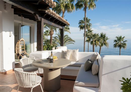 Penthouse in New Golden Mile, Malaga