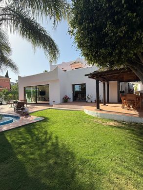 Detached House in The Golden Mile, Malaga