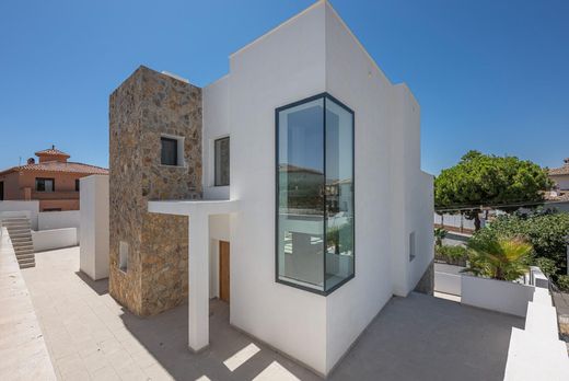 Detached House in Poblado El Coto, Province of Seville