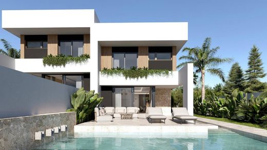 Villa in Playas de Orihuela, Alicante