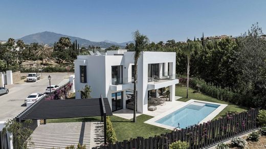 Villa in New Golden Mile, Malaga
