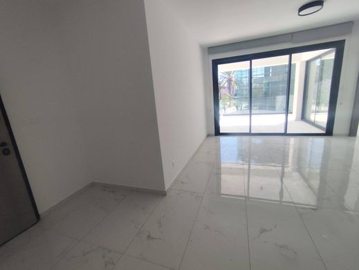 Apartment / Etagenwohnung in Limassol, Limassol District