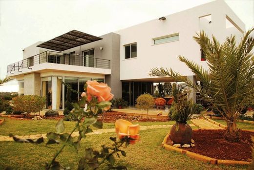 Detached House in Ýpsonas, Limassol District