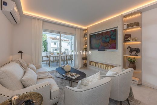 Townhouse in Nueva Andalucia, Malaga