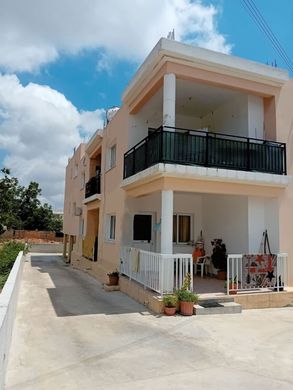 Residential complexes in Mesógi, Paphos District