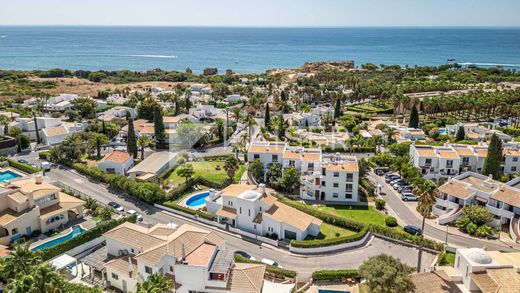 빌라 / Albufeira e Olhos de Água, Albufeira