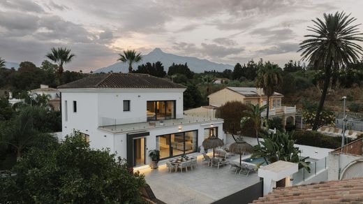 Detached House in Puerto Banus, Malaga