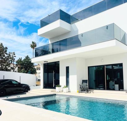 Detached House in Benalmádena Costa, Malaga