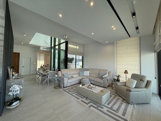 Detached House in Limassol, Limassol District