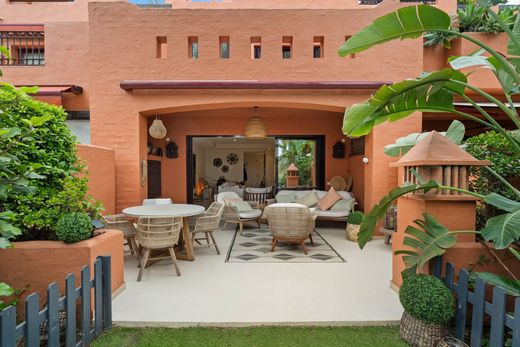 Townhouse in The Golden Mile, Malaga