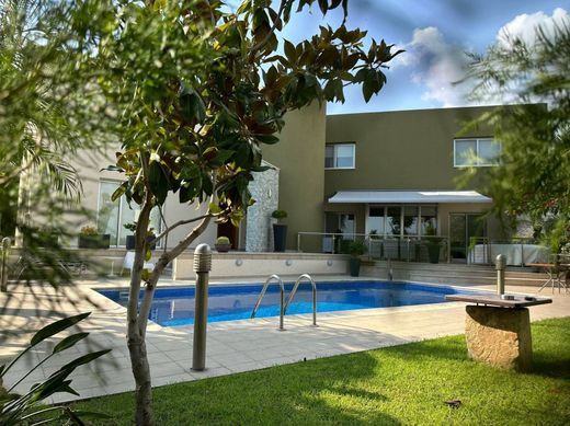 Detached House in Ágios Athanásios, Limassol District