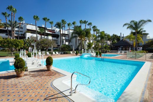 Apartment / Etagenwohnung in The Golden Mile, Málaga