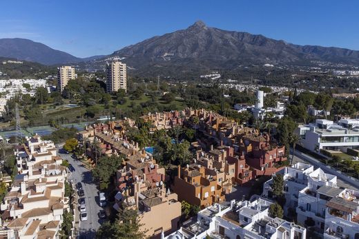 Stadthaus in Nueva Andalucia, Málaga