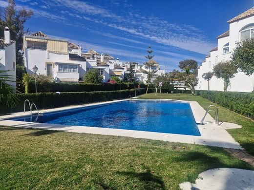 Apartment in Marbella Del Este, Malaga