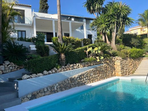 Detached House in El Paraíso, Malaga