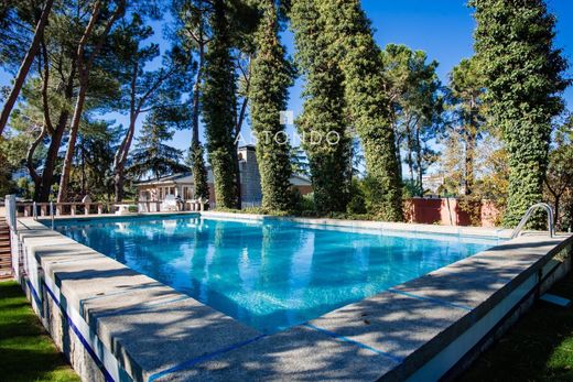 Luxus-Haus in Tres Cantos, Provinz Madrid