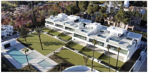 Semidetached House in Nueva Andalucia, Malaga