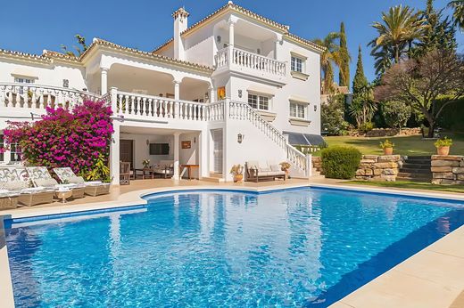Detached House in El Paraíso, Malaga