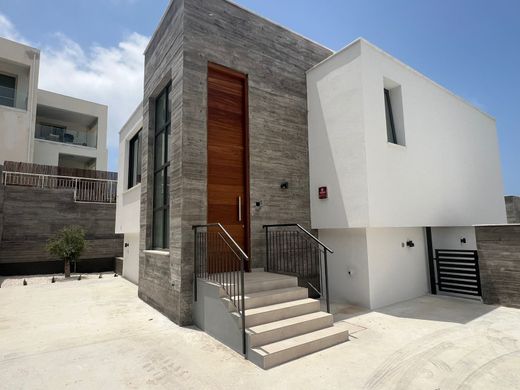 Detached House in Chlórakas, Paphos District