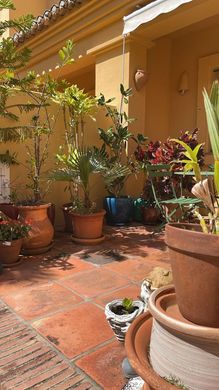 Einfamilienhaus in Estepona, Málaga