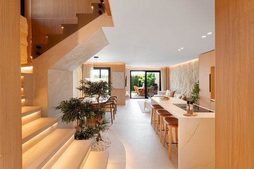 Townhouse in Puerto Banus, Malaga