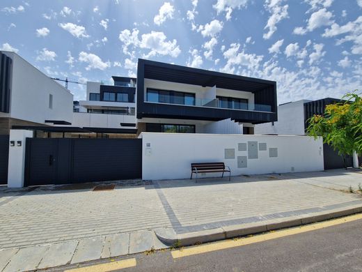 Mehrfamilienhaus in Estepona, Málaga