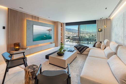 Apartment in Puerto Banus, Malaga