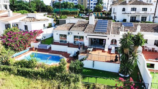 Semidetached House in La Duquesa, Malaga