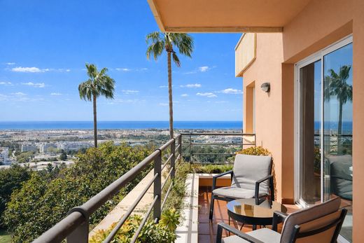 Apartment / Etagenwohnung in Nueva Andalucia, Málaga