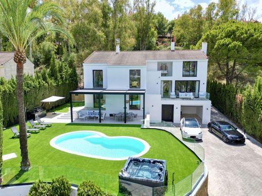 Detached House in Nueva Andalucia, Malaga