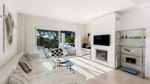 Penthouse in Nueva Andalucia, Malaga