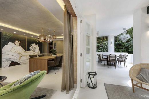 Apartment / Etagenwohnung in Marbella, Málaga