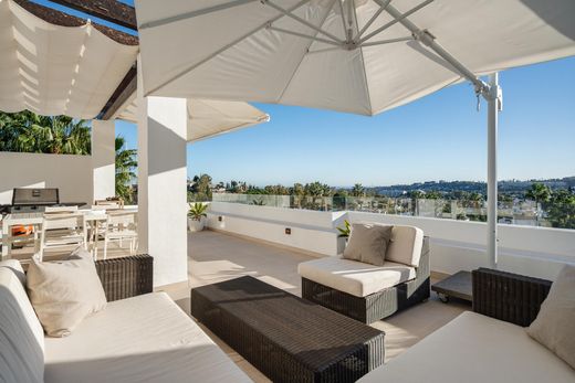 Penthouse in Nueva Andalucia, Málaga