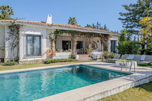 Detached House in El Paraíso, Malaga
