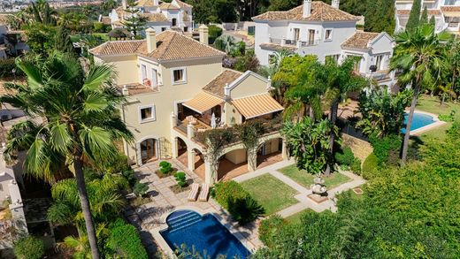 Detached House in El Paraíso, Malaga