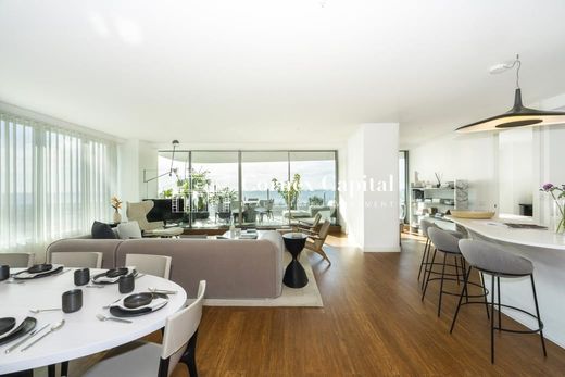 Apartment / Etagenwohnung in Barcelona, Provinz Barcelona