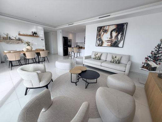 Apartment in Benahavís, Malaga