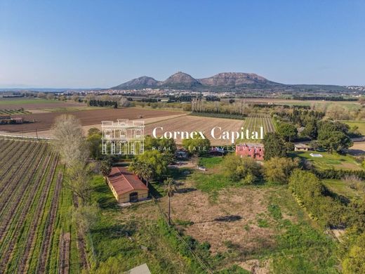 Country House in Torroella de Montgrí, Province of Girona