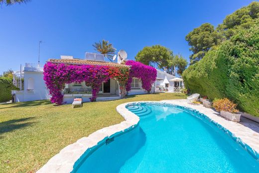 Villa in Guadalmina, Malaga